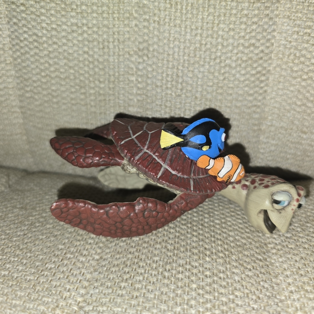 2005 Hallmark Disney Pixar Finding Nemo Dory Crush "Sweeeeet Friendship" Rare